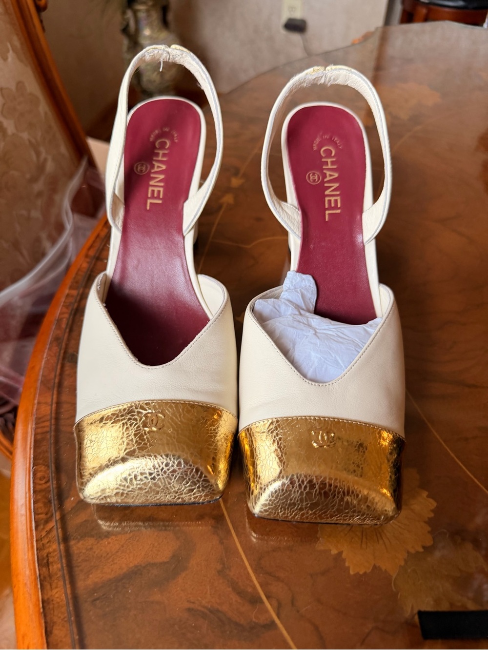 Chanel Women's White Leather Slingback Pumps Gold Toe Cap USA Sz 10